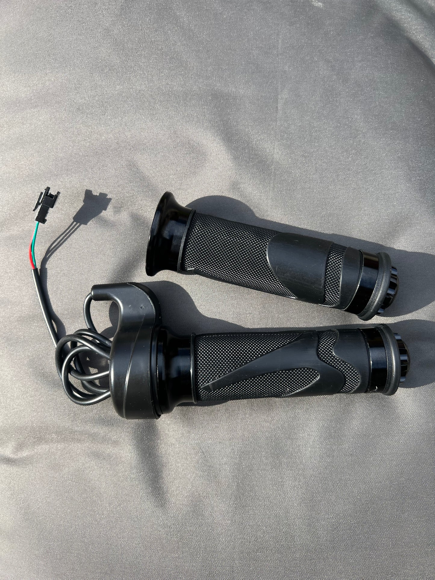 Electric Bike full twist Throttle and Grip 24V 36V 48V Waterproof 3 pin red black green wire - off road use only item