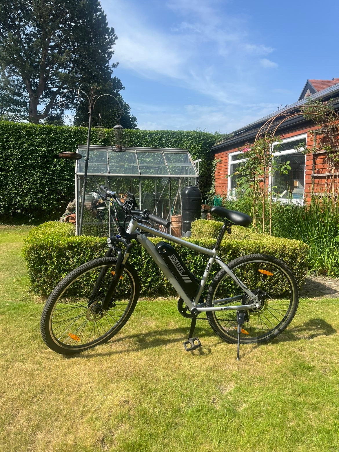 Eskute m100 Electric mountain bike 27.5 inch used fantastic condition COLLECTION ONLY! , PLEASE EMAIL FOR ENQUIRY. THIS IS NOT SOLD OUT AND IS FOR SALE