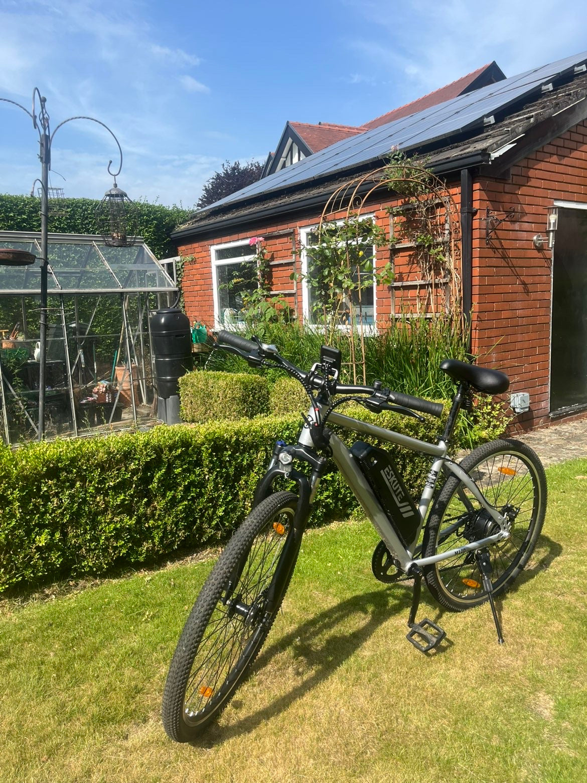 Eskute m100 Electric mountain bike 27.5 inch used fantastic condition COLLECTION ONLY! , PLEASE EMAIL FOR ENQUIRY. THIS IS NOT SOLD OUT AND IS FOR SALE